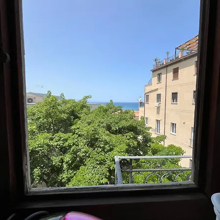Window On The Sunset צ'פאלו